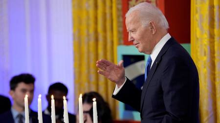 Joe Biden en Jánuca en la Casa Blanca. Foto: Reuters.