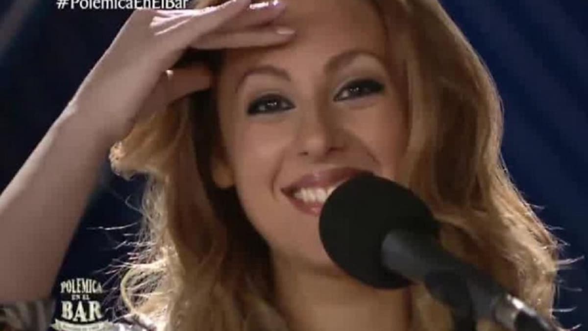 Beso a beso: Silvina Gualtieri, la locutora que cumplió su promesa en TV por la Selección