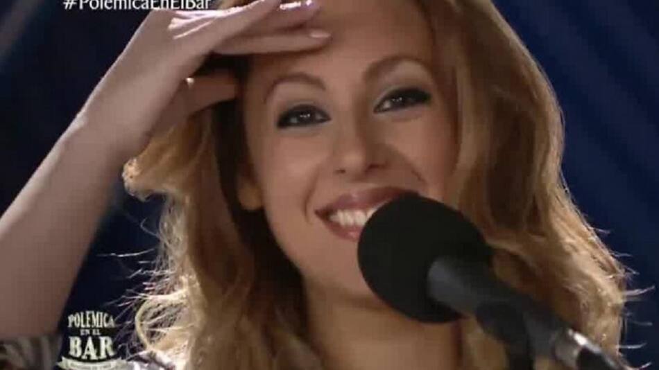 Silvina Gualtieri - Polémica en el Bar - Besos en TV