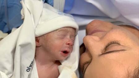 Luciana Aymar junto a su hijo Félix