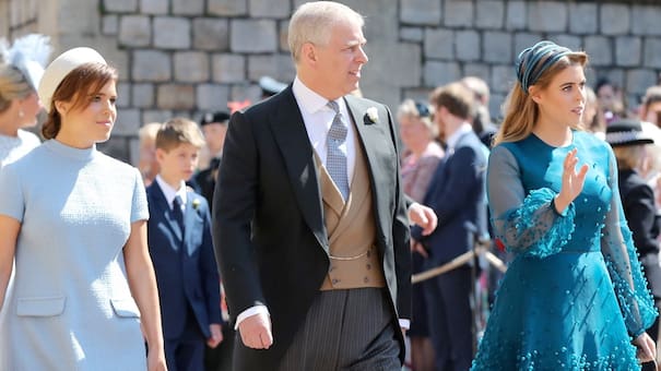 Beatriz y Eugenia de York, en medio del escándalo: ¿seguirán siendo princesas tras la renuncia de su padre Andrés?