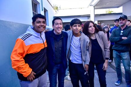 Nardini y Kicillof inauguraron nuevas aulas en una escuela de Los Polvorines.