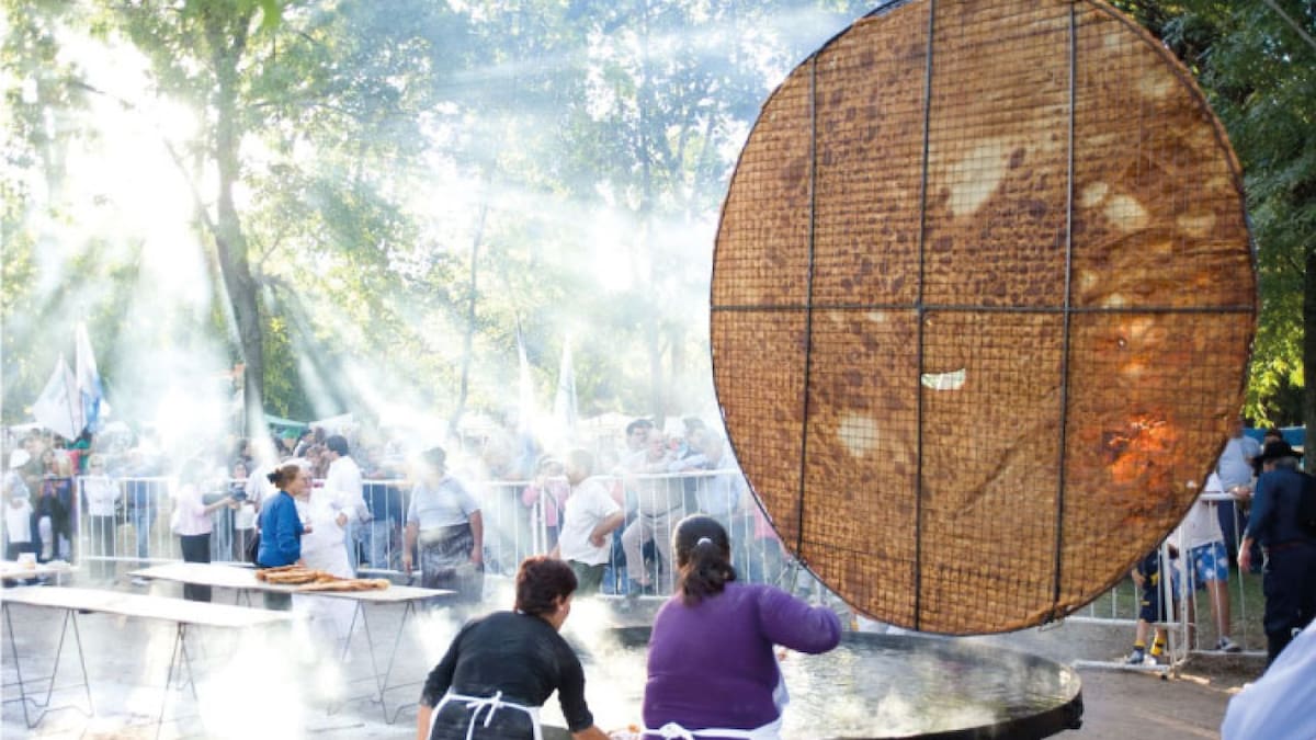 Fiesta Nacional de la Torta Frita.