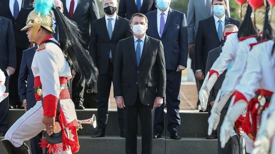 Jair Bolsonaro, presidente de Brasil, desfile militar, NA