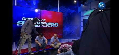 Delincuentes asaltaron un estudio de televisión en Ecuador. Foto: EFE.