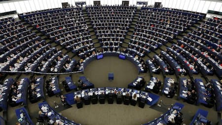 Revés inesperado: el Parlamento Europeo paralizó el acuerdo con el Mercosur y Milei está en alerta