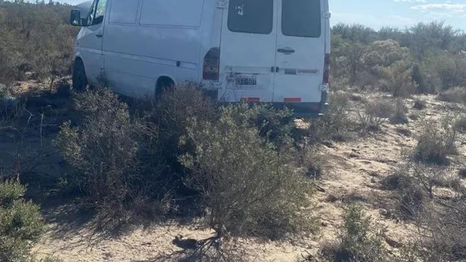 La camioneta fue hallada en estado de abandono en Mendoza. Foto: El Sol