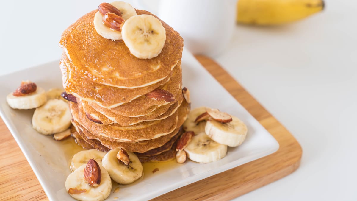 almond banana pancake with honey