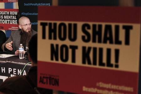 Hubo distintas protestas contra la ejecución que llevó adelante el estado de Alabama. Foto: EFE.