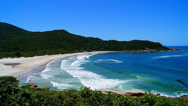 Vacaciones en Brasil 2026: la playa escondida y paradisíaca que pocos conocen ideal para conectar con la naturaleza