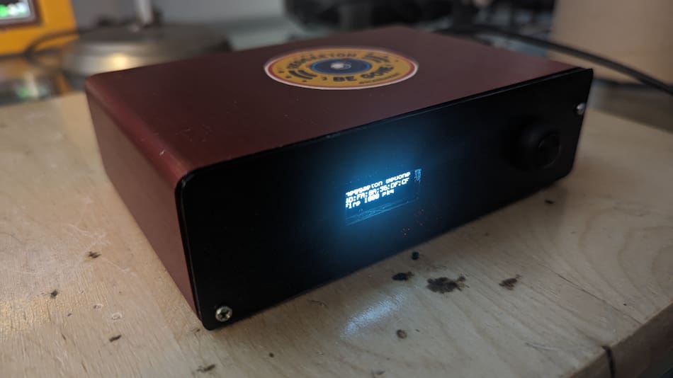 El aparato diseñado por Roni Bandini que sirve para atacar el bluetooth de otro dispositivo. Foto: X @RoniBandini.