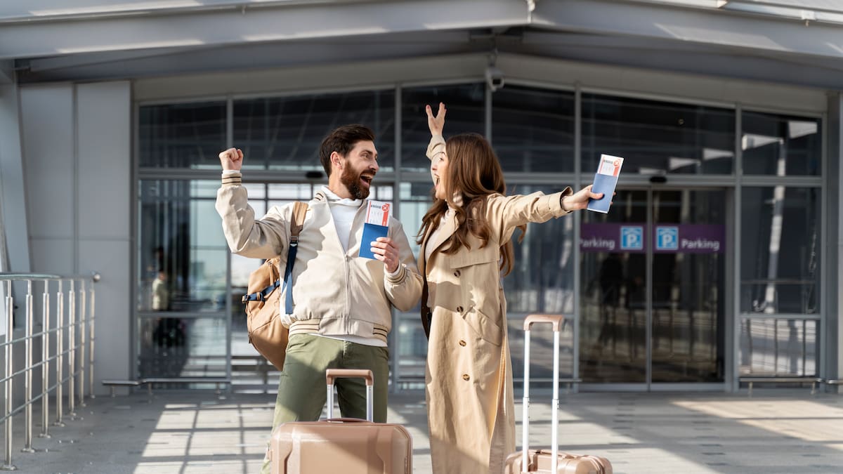 Sacar pasajes de avión.