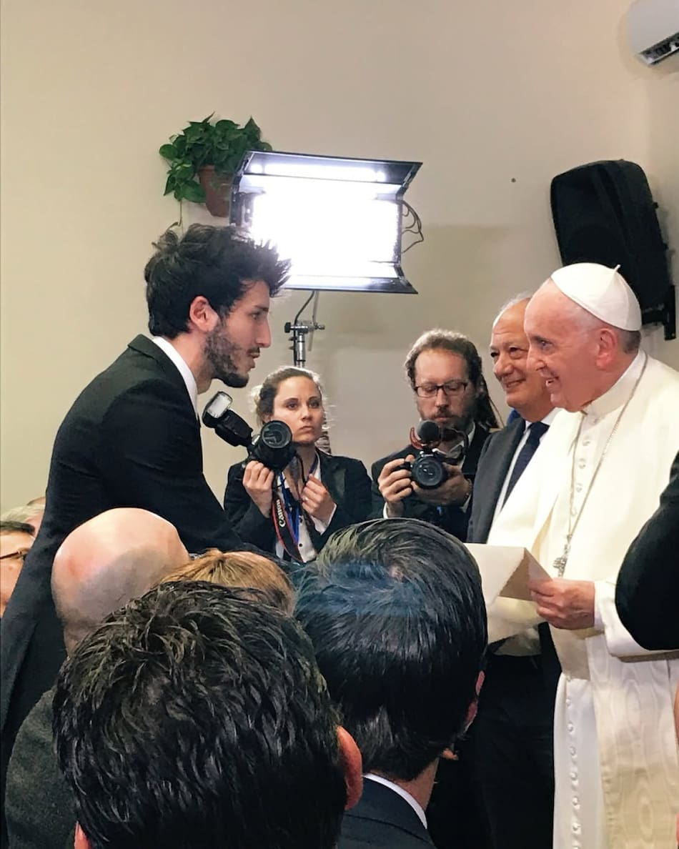 Sebastián Yatra en su encuentro con el papa Francisco. Foto: Instagram/@sebastianyatra.