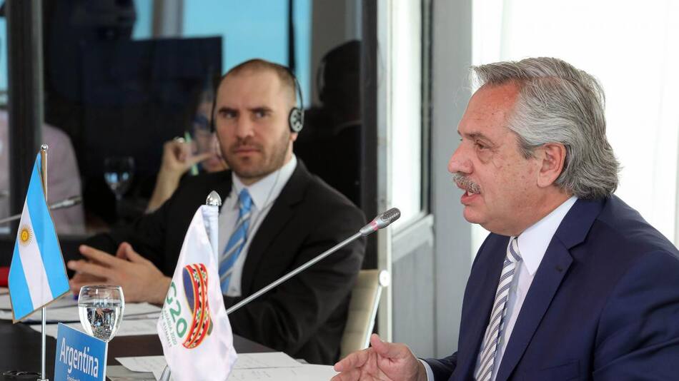 Alberto Fernández y Martín Guzmán, Gobierno, NA