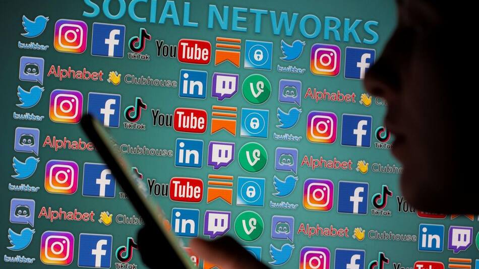 Redes sociales, Reuters