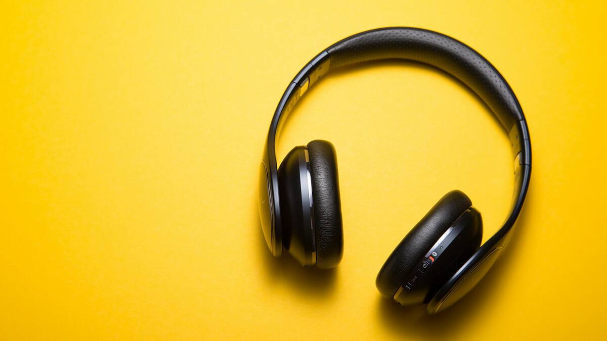 Las letras de las canciones son cada vez más simples, repetitivas y negativas, según la ciencia. Foto: Unsplash.
