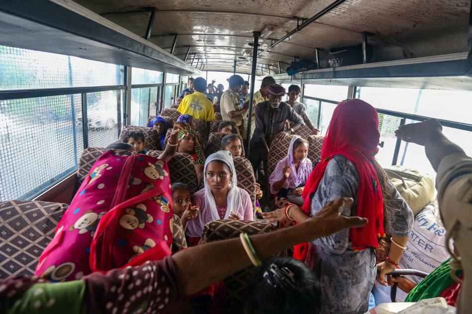 Más de 100.000 evacuados en la India y Pakistán ante la llegada del ciclón Biparjoy. Foto: EFE
