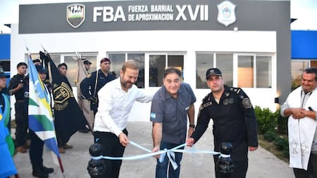 Gastón Granados inauguró una nueva base operativa en Carlos Spegazzini junto a Javier Alonso.