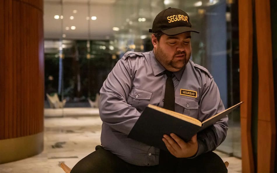 Darío Barassi en El Encargado. Foto: Disney+