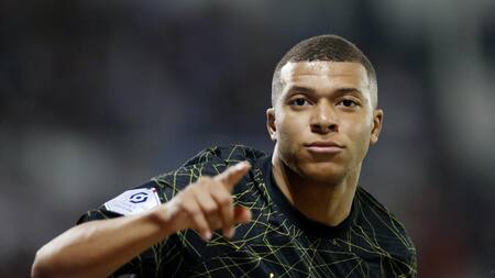 Kylian Mbappé podría marcharse del PSG antes de lo previsto. Foto: Reuters.