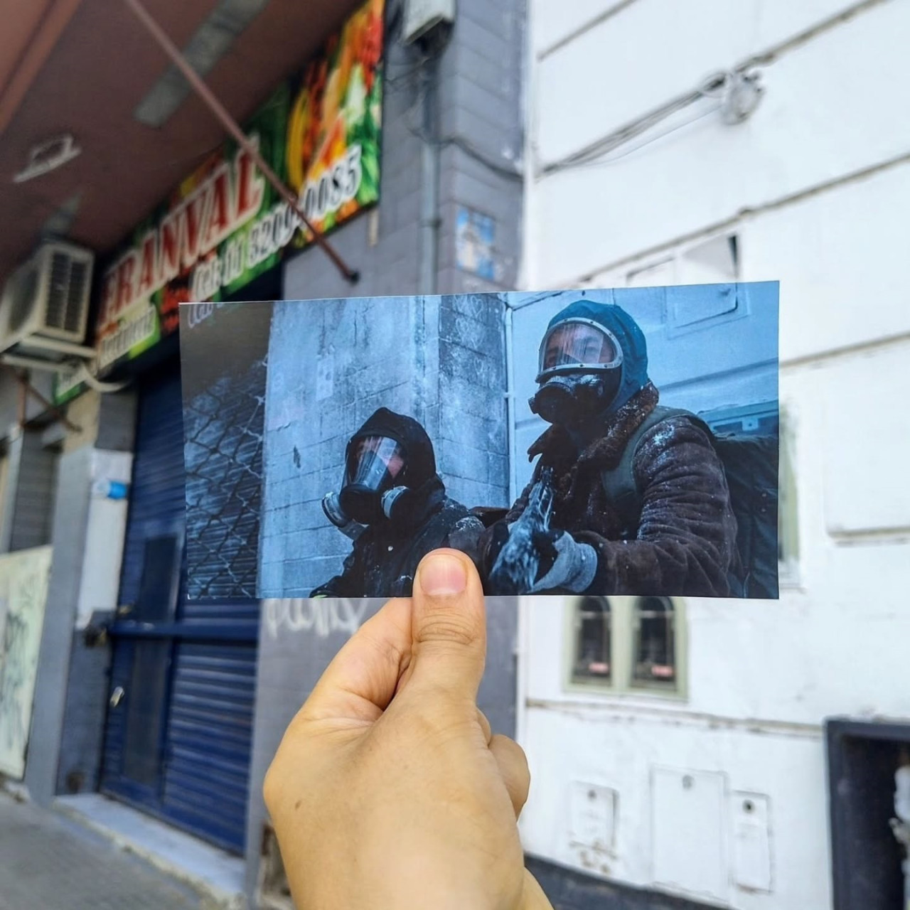 Reconstruyó con fotos las escenas de El Eternauta. Foto: Instagram/gonzazegarra