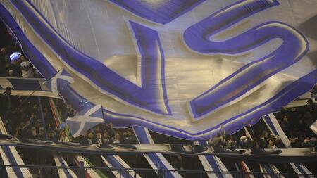 La policía secuestró más de 500 entradas y casi 10 millones de pesos de la reventa en la previa del Vélez-River