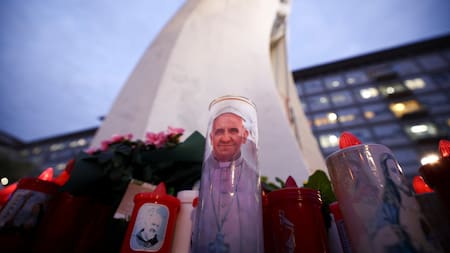 Cadena de oración por la salud del Papa Francisco. Foto: REUTERS.