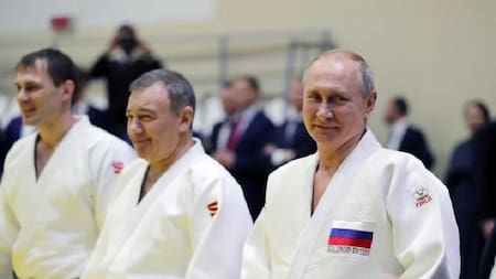 Vladimir Putin durante una práctica de judo en Rusia. Foto: REUTERS