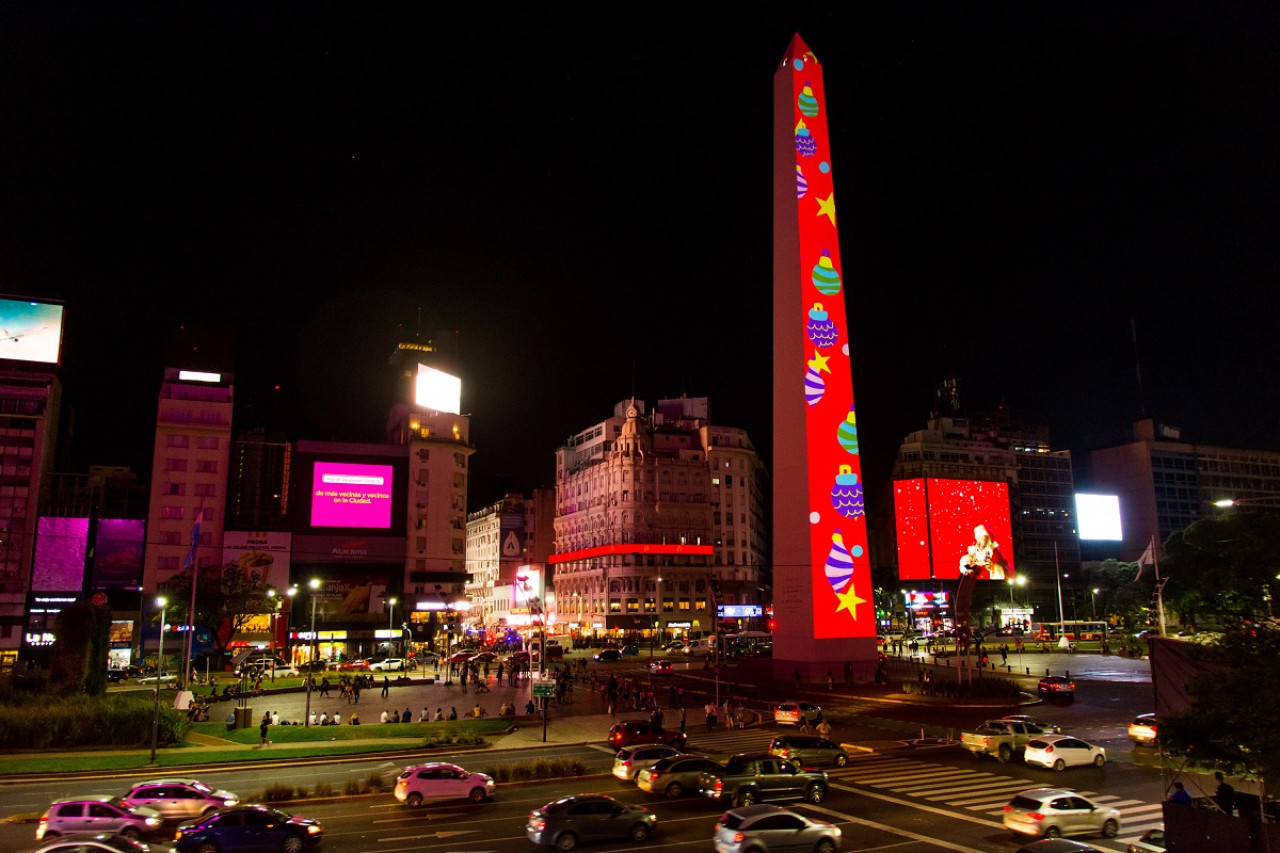 El Obelisco durante la época navideña. Foto: Buenos Aires Ciudad.