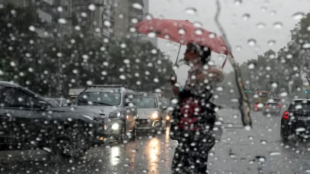 Qué significa que una persona no use paraguas cuando llueve, según la psicología