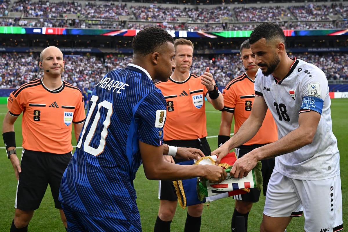 Drew Fischer, árbitro de Argentina vs. Cabo Verde.