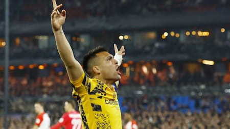 Lautaro Martínez metió el segundo gol del Inter en la victoria ante el Feyenoord. Foto: Reuters/Stephane Mahe