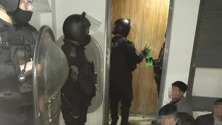 Intento de motín en comisaría en Villa Diamante