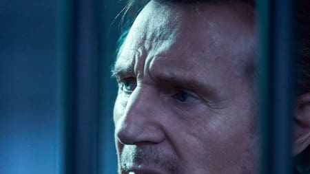 Liam Neeson en "Luz Negra". Foto: Instagram blacklightmov