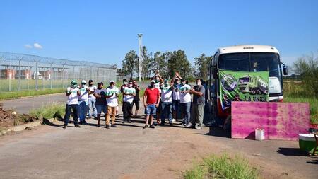 Corte de Camioneros en un paso fronterizo con Brasil