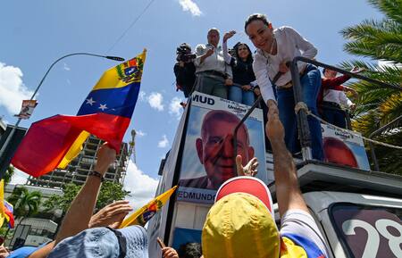 Corina Machado, marcha opositora en Venezuela. Foto: Reuters
