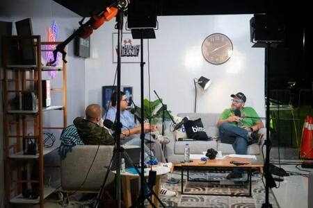 Podcast más largo. Foto: EFE.