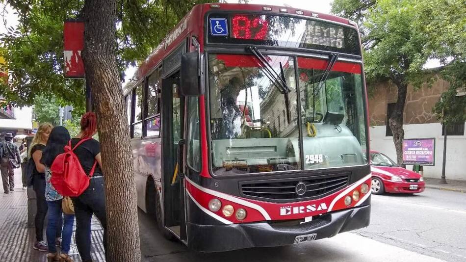 Colectivos, transporte público. Foto: NA.
