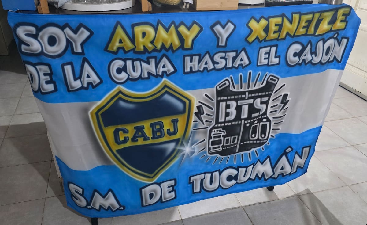 Banderas hechas por las fanáticas de BTS.