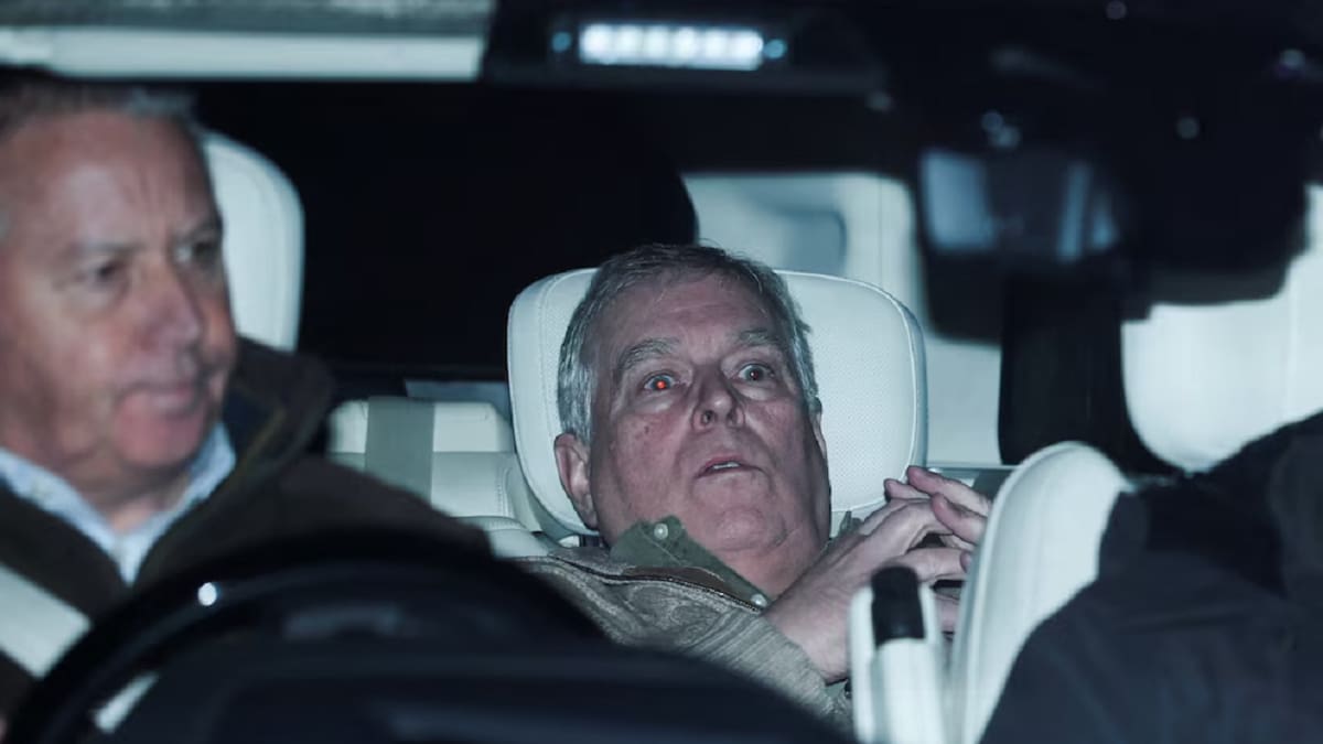 El hermano de Carlos III fue detenido por presunta revelación de secretos en su relación con Epstein
