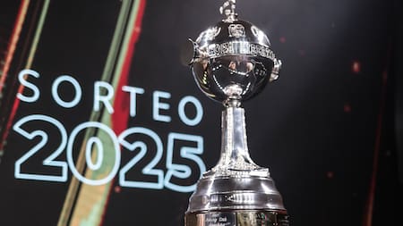 El trofeo de la Copa Libertadores. Foto: Reuters.