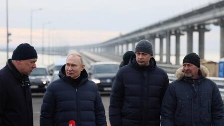 Vladimir Putin visitó el puente de Crimea_Reuters
