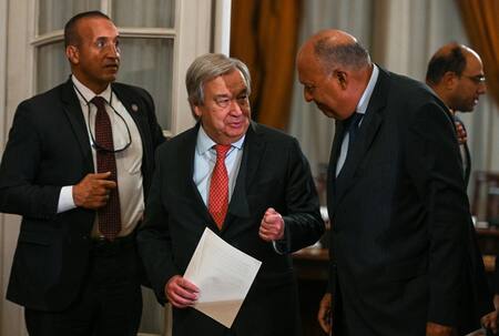 Antonio Guterres y el ministro de Exteriores de Egipto, Sameh Shukri. Foto: EFE.