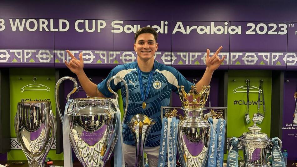 Los títulos de Julián Álvarez en el Manchester City. Foto: Instagram @juliaanalvarez.