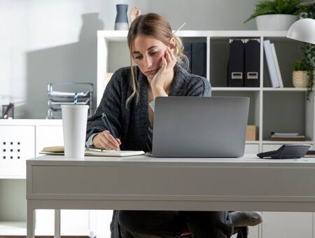 Estrés laboral. Foto: Unsplash
