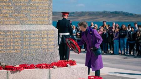 La princesa Ana visitó Malvinas. Foto: NA.