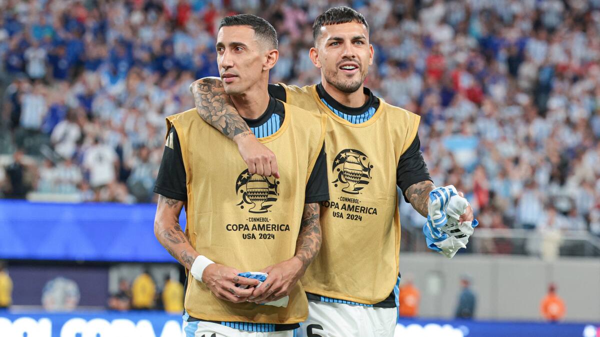 Ángel Di María y Leandro Paredes en la Selección Argentina.