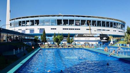 Pileta en el club Racing