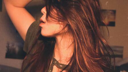 Cabello castaño. Fuente: Unsplash