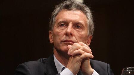 Mauricio Macri - pensativo - serio